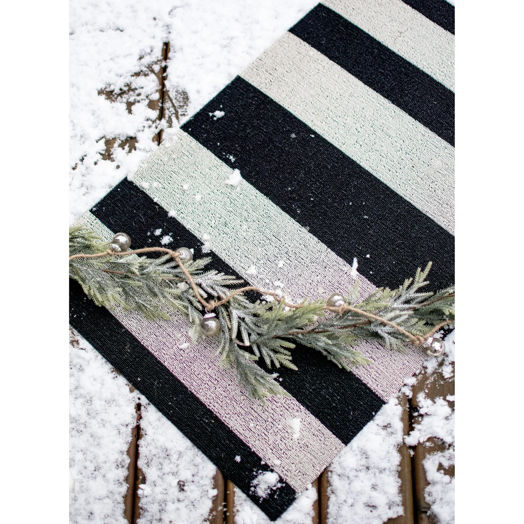 Chilewich Bold Stripe Black & White Shag Mat